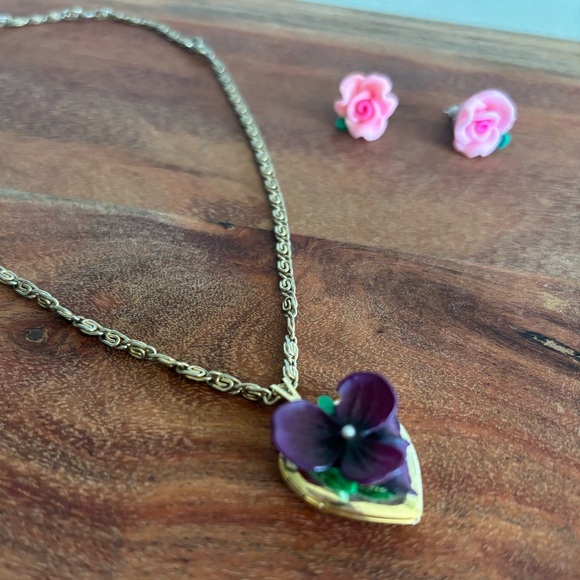 1940 VTG  Sweetheart Heart Locket Pendant Celluloid Flower Forget-Me-Not  Rose - Picture 3 of 8